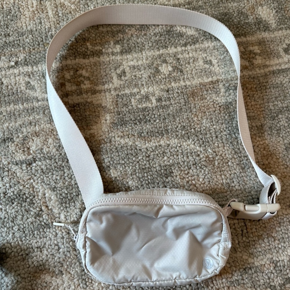Lululemon Crossbody/belt bag